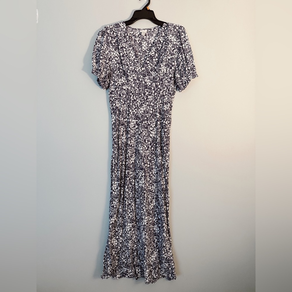 Farmhouse Style Navy Midi Dress with White Flowers – A New Day (Size Medium)